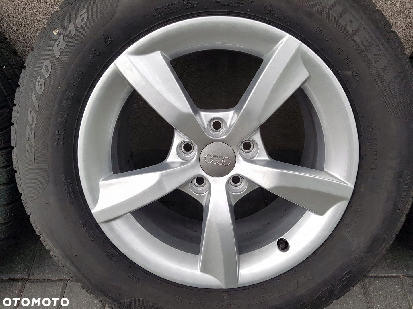 AUDI A6 C7 koła zimowe felga felgi 225/60/16 4G0071496 - 3