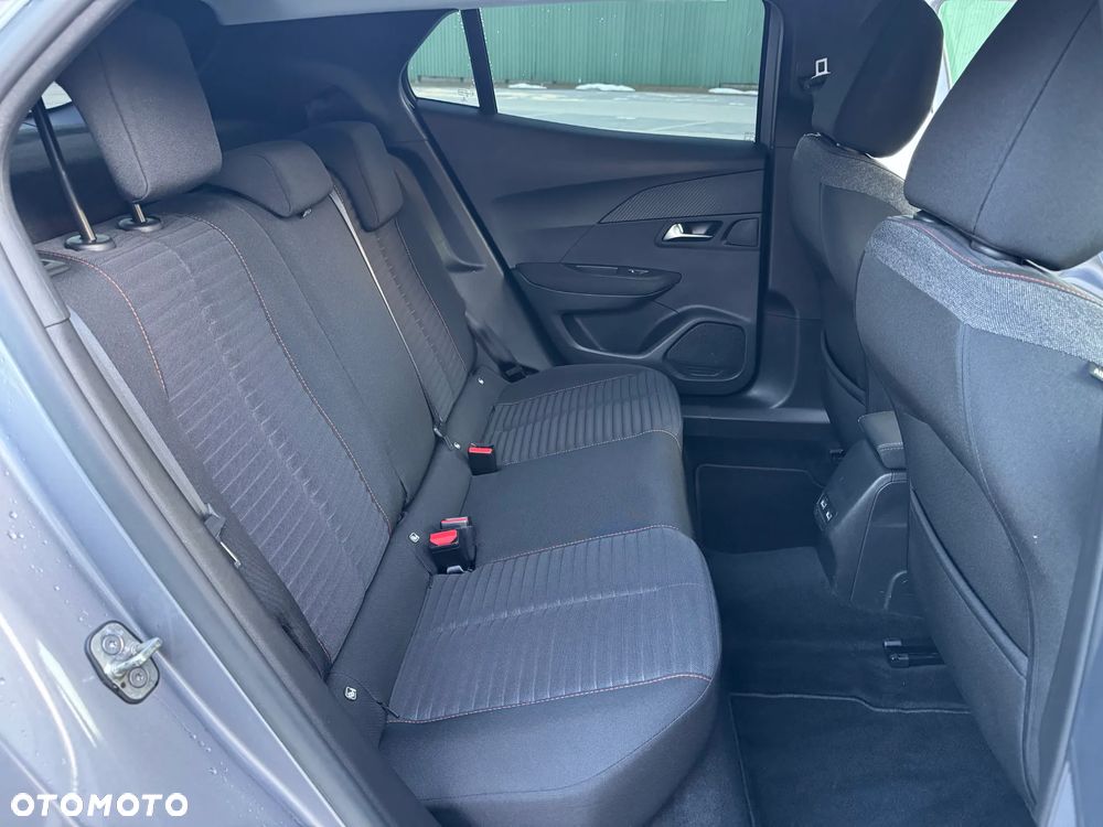 Peugeot 2008 PureTech 130 EAT8 Active - 12