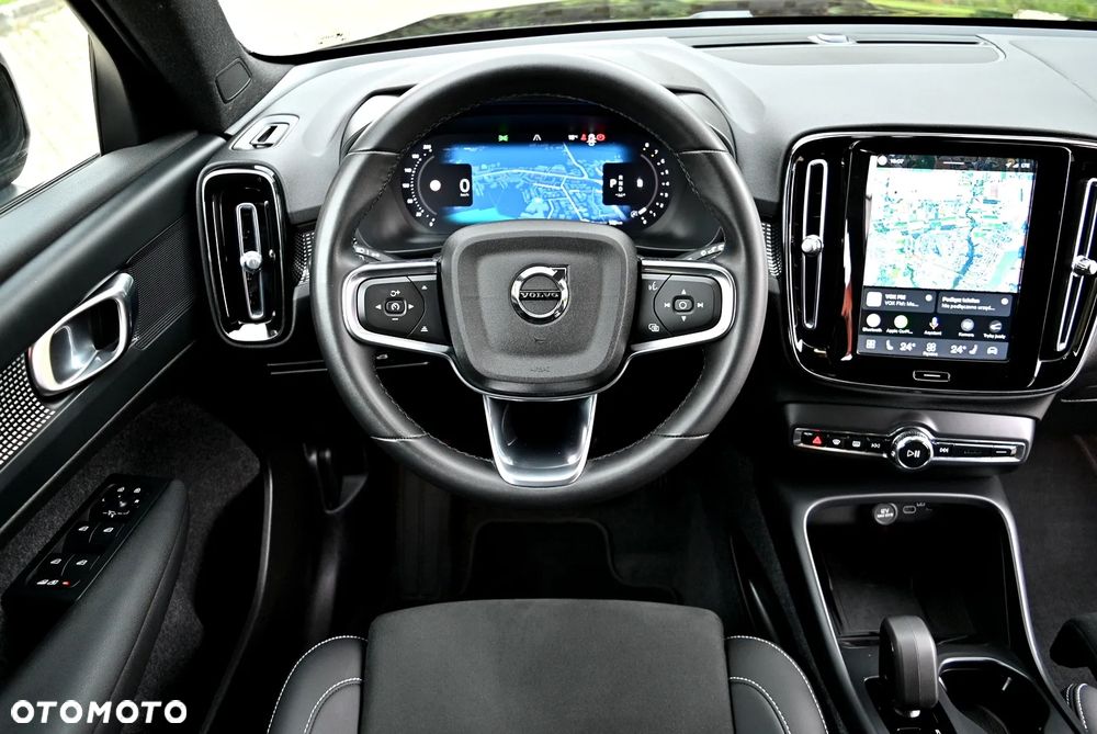 Volvo XC 40 B3 B DKG Ultra Black Edition - 29