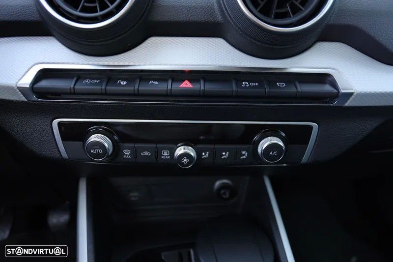 Audi Q2 1.6 TDI Design - 11