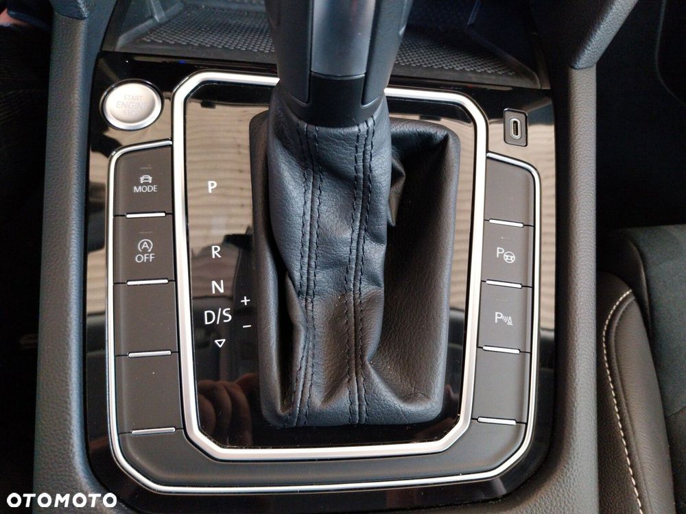 Volkswagen Passat 2.0 TDI Elegance DSG - 31