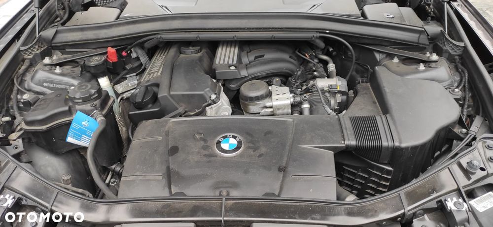 BMW X1 sDrive18i Sport Line - 18