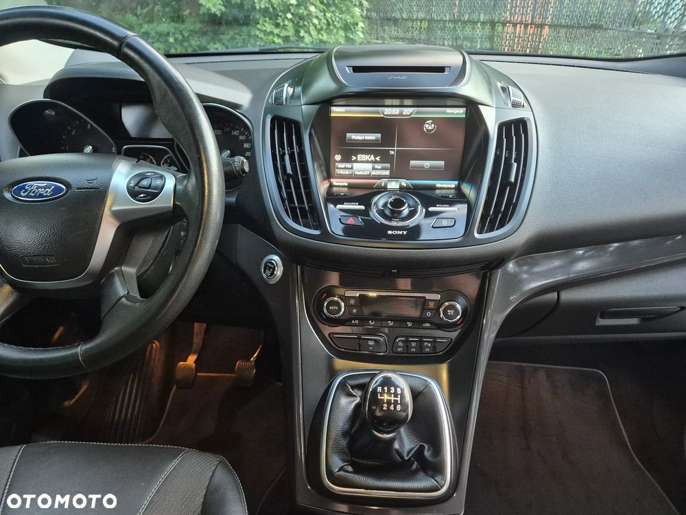 Ford Kuga 2.0 TDCi 2x4 Titanium - 11