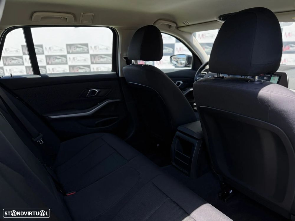 BMW 318 d Corporate Edition - 34