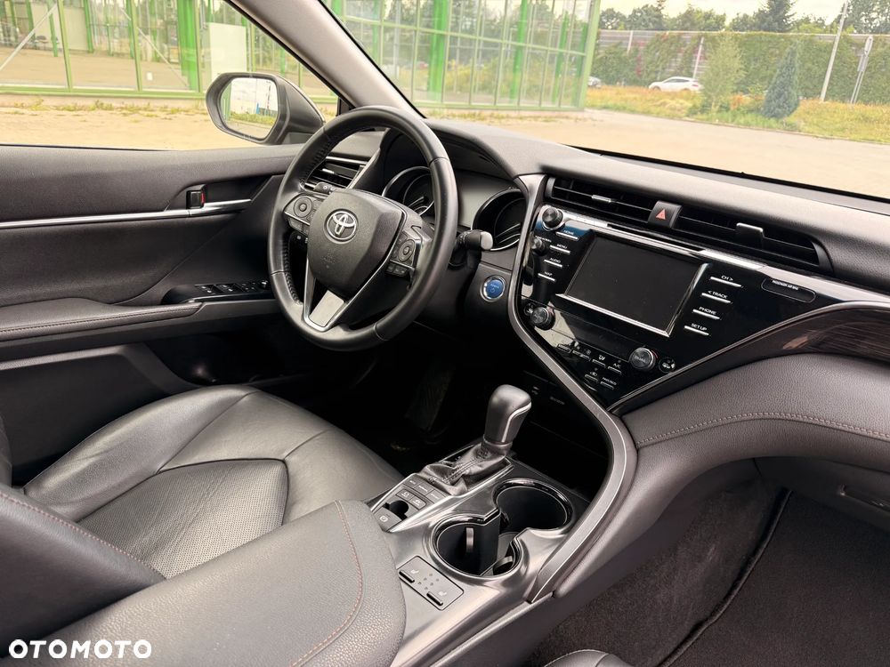 Toyota Camry 2.5 Hybrid Executive CVT - 13
