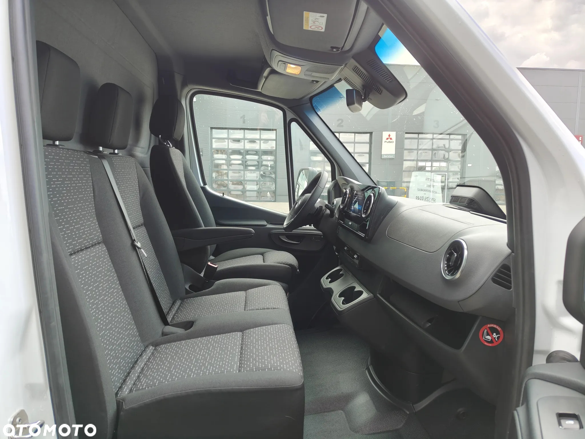 Mercedes-Benz Sprinter - 20