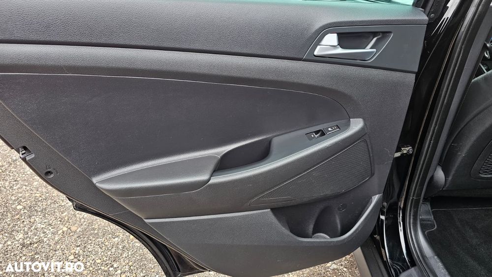 Hyundai Tucson blue 1.7 CRDi 2WD DCT Premium - 24