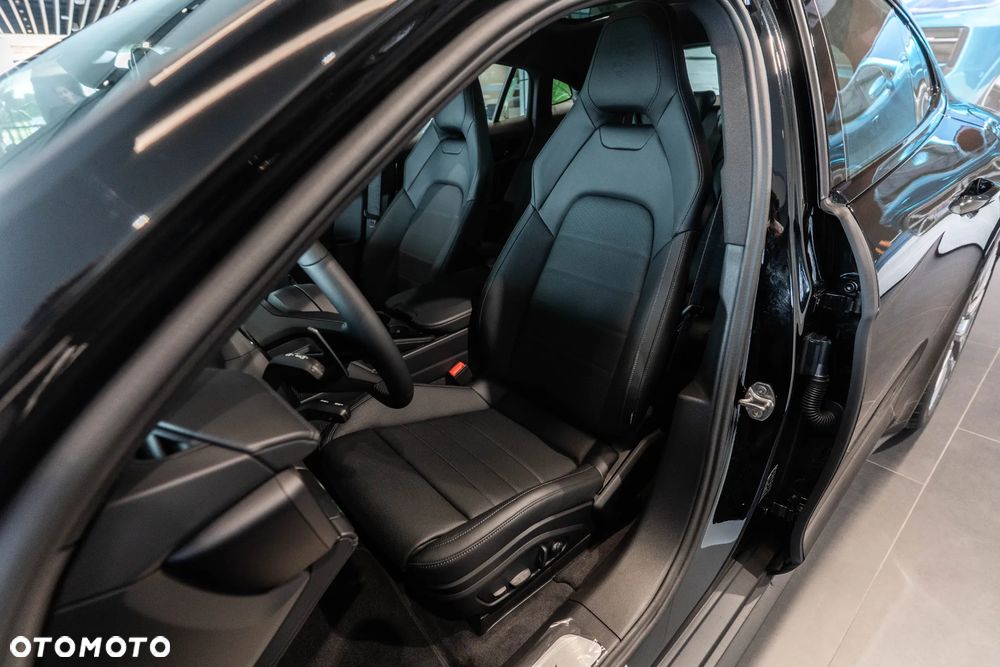 Porsche Panamera 4 E-Hybrid PHEV - 13