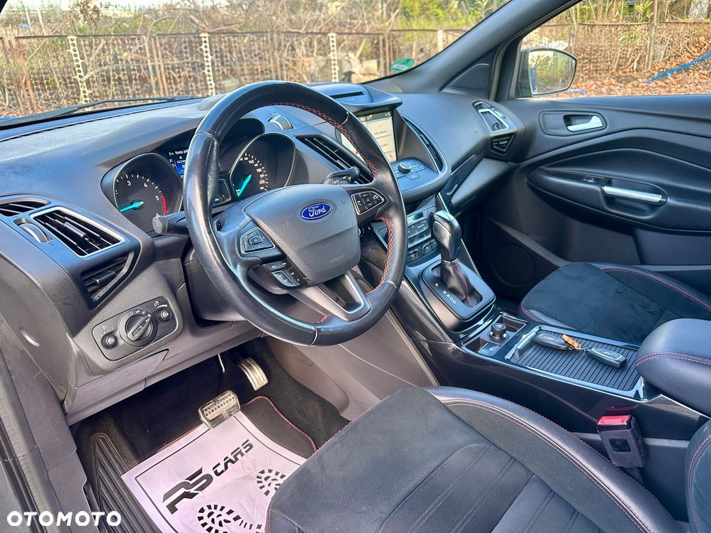 Ford Kuga 2.0 TDCi 4x4 ST-Line - 32