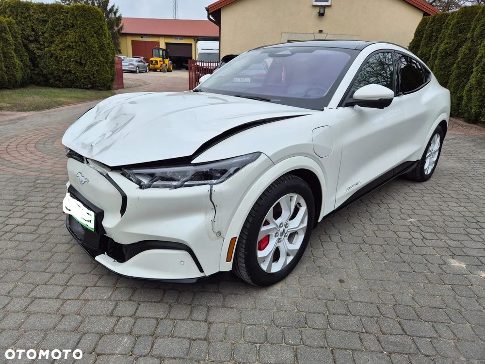 Ford Mustang Mach-E - 3