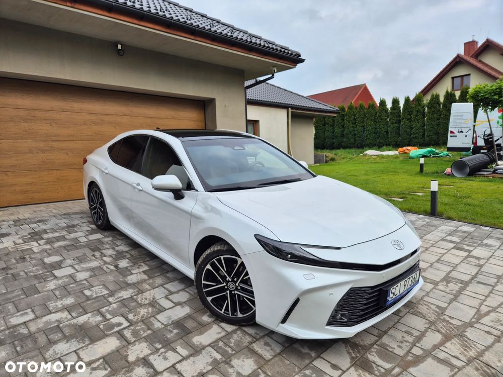 Toyota Camry 2.5 Hybrid Dynamic Force Prestige e-CVT - 1