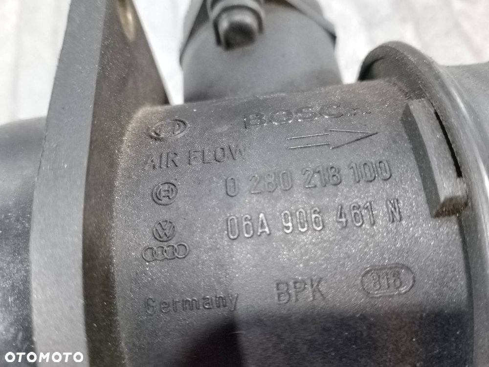 PRZEPŁYWOMIERZ POWIETRZA SKODA SUPERB I 06A906461N 0280218100 1.8T 20V - 2
