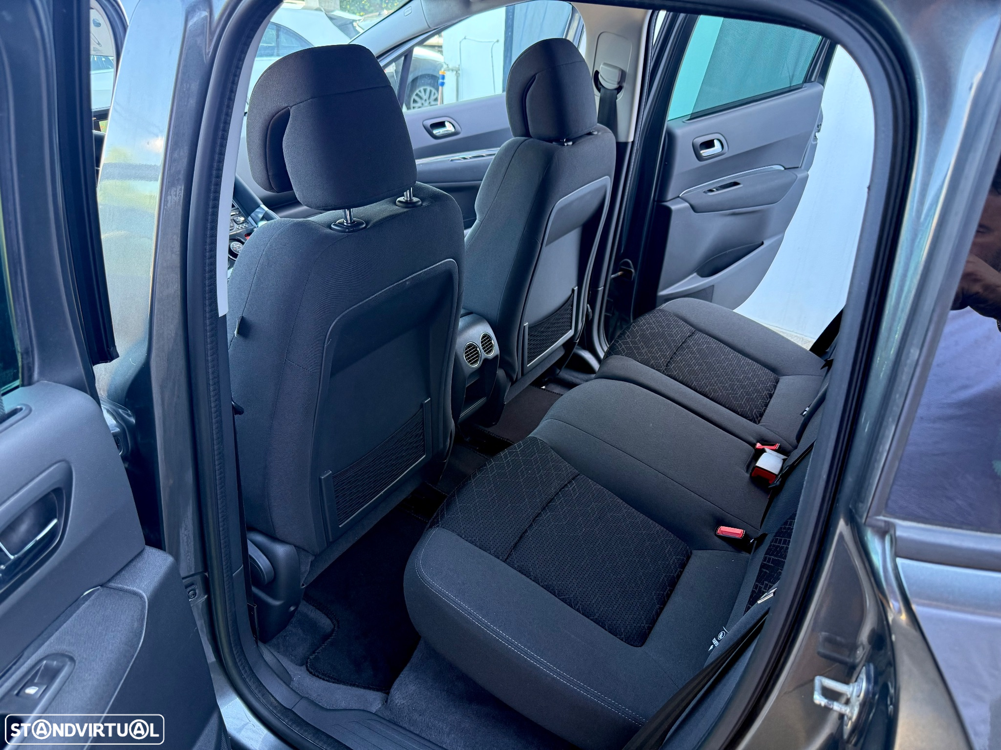 Peugeot 3008 1.6 e-HDi Business Line 2-Tronic - 44