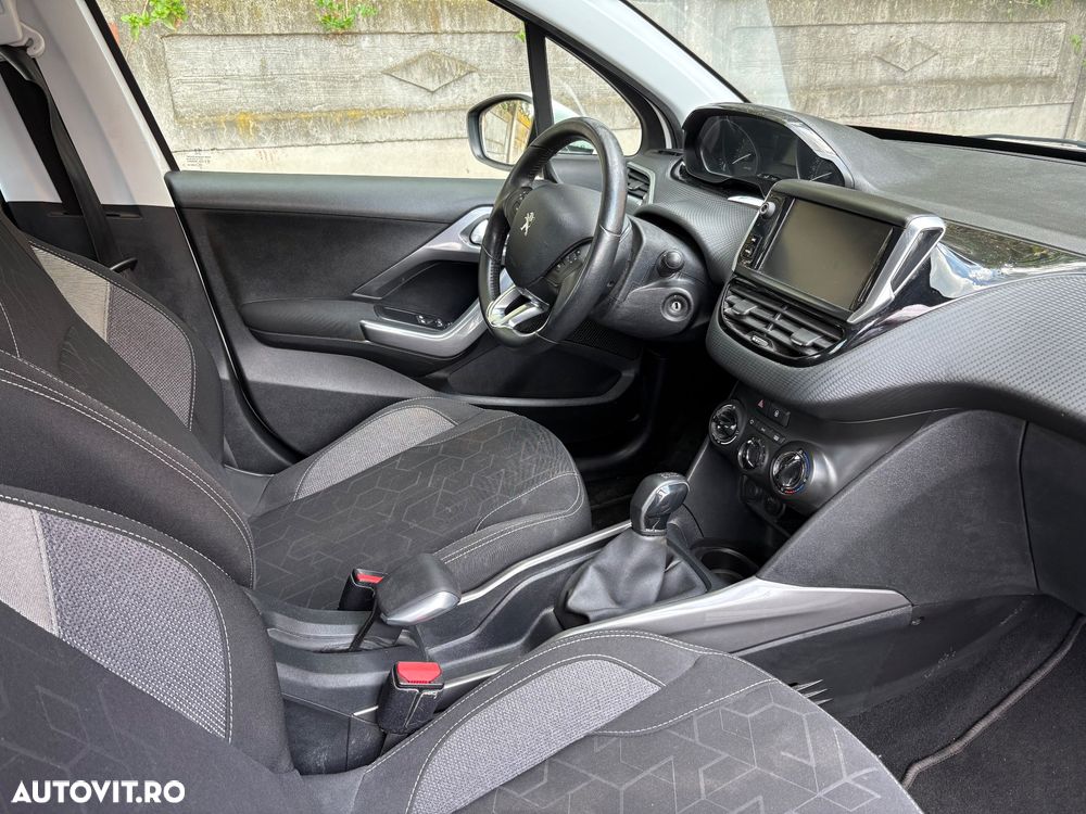 Peugeot 2008 PureTech 110 Stop&Start Business-Line - 5