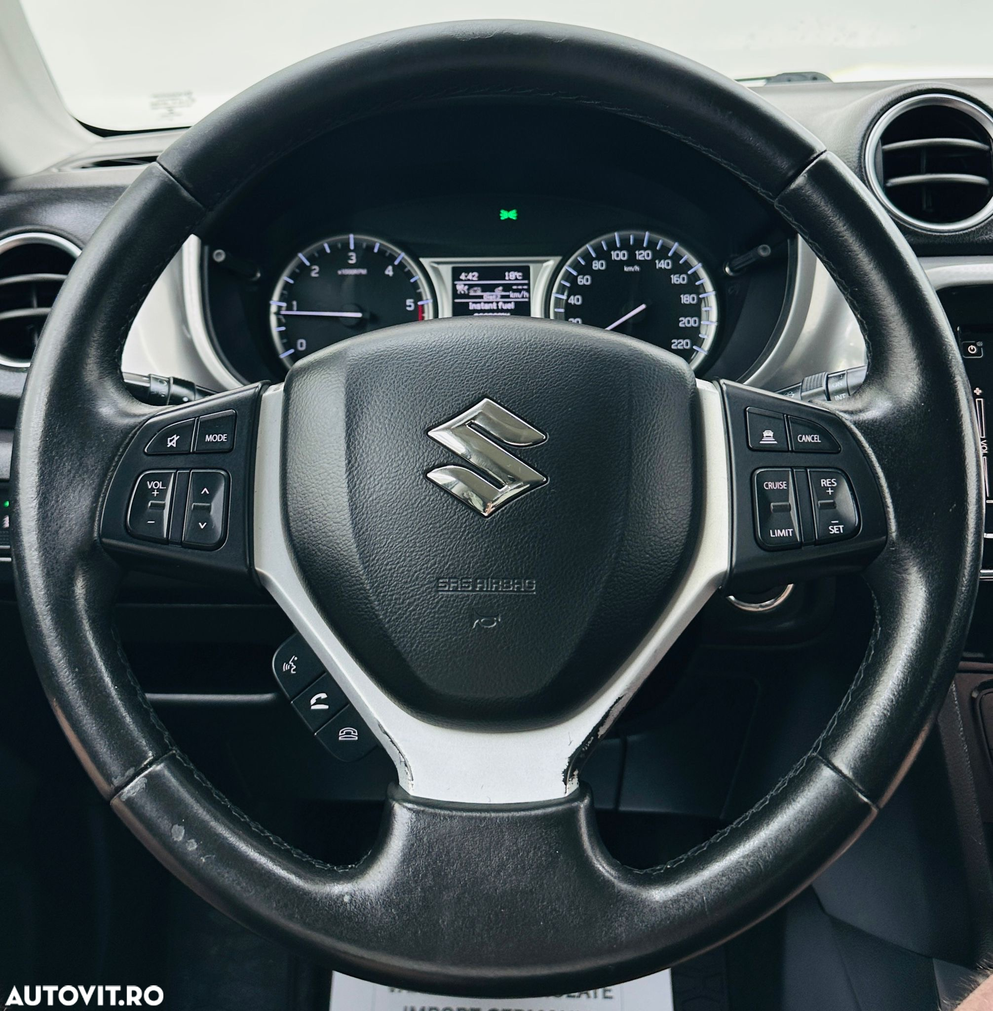 Suzuki Vitara - 32