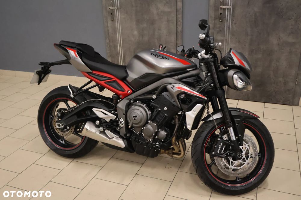 Triumph Street Triple - 11