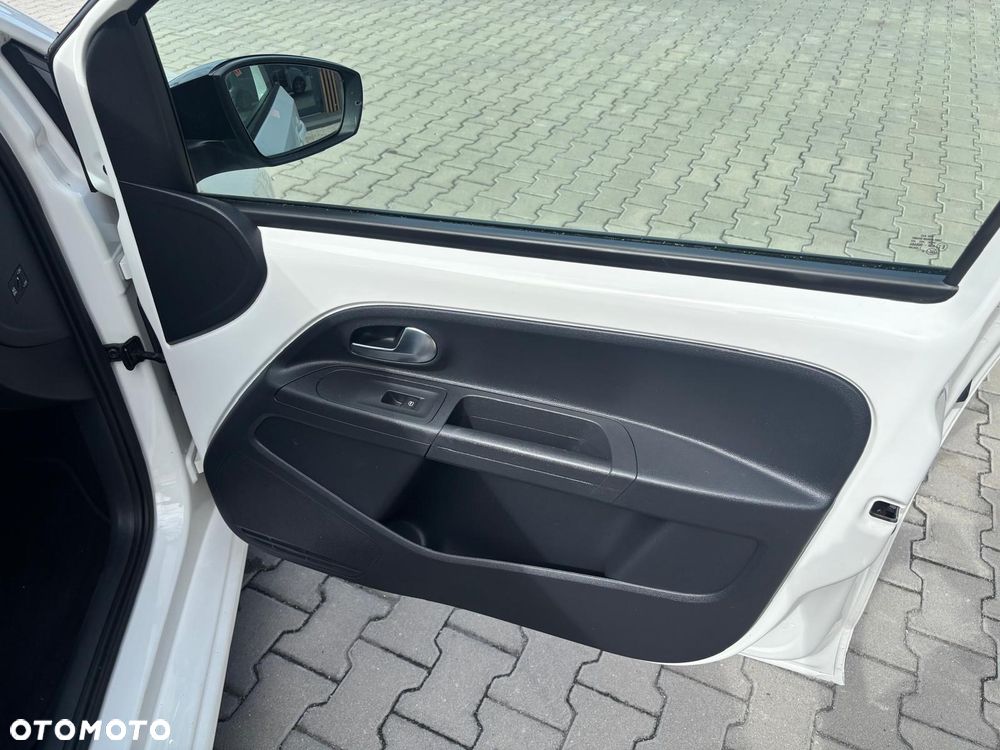 Volkswagen up! - 19