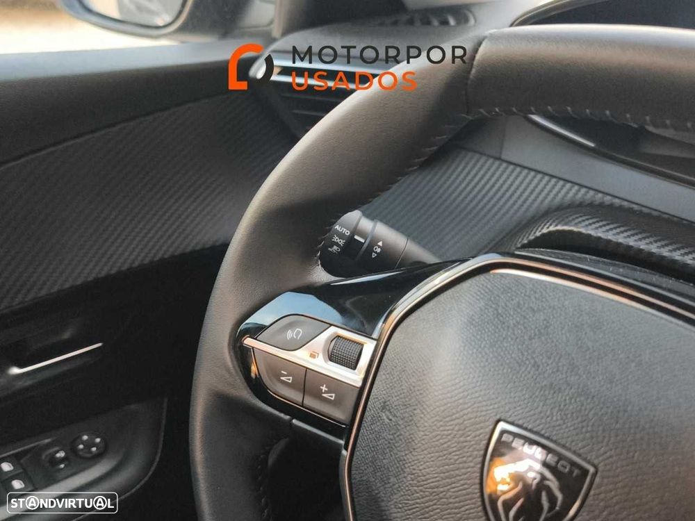Peugeot 208 1.2 Hybrid Allure e-DCS6 - 17