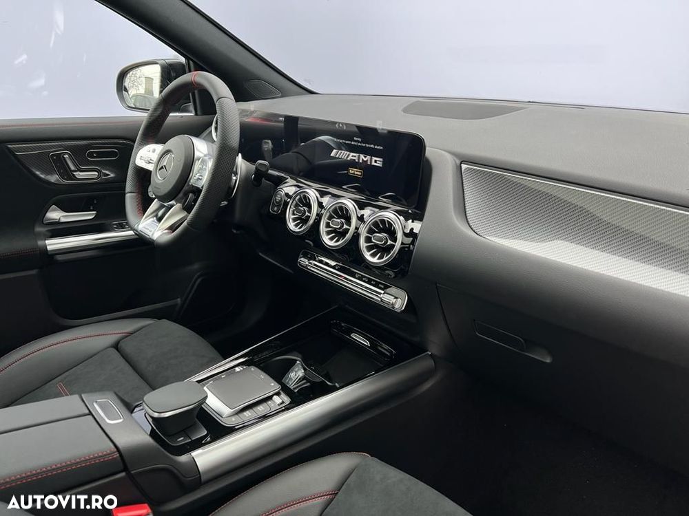 Mercedes-Benz GLA - 12