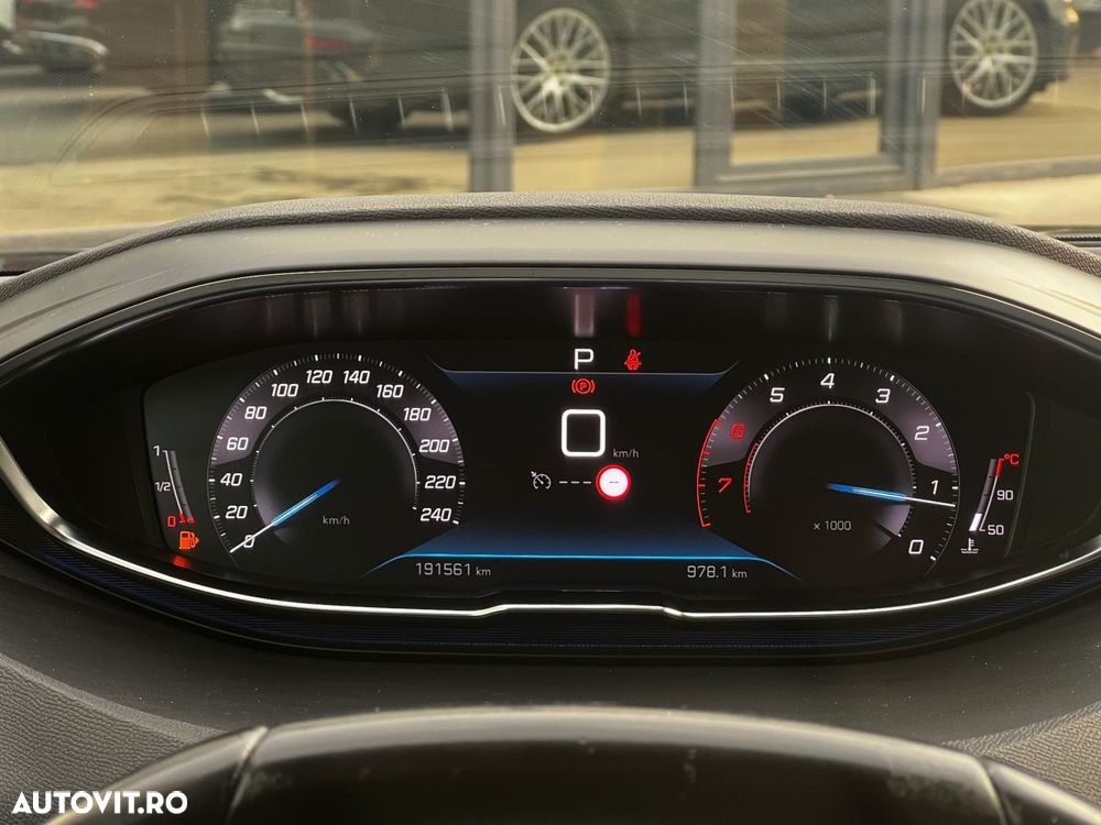 Peugeot 3008 1.2 PureTech 130 EAT8 Allure Pack - 17