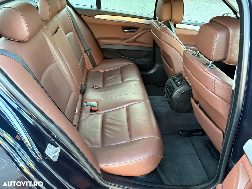 BMW Seria 5 520d Luxury Line - 8