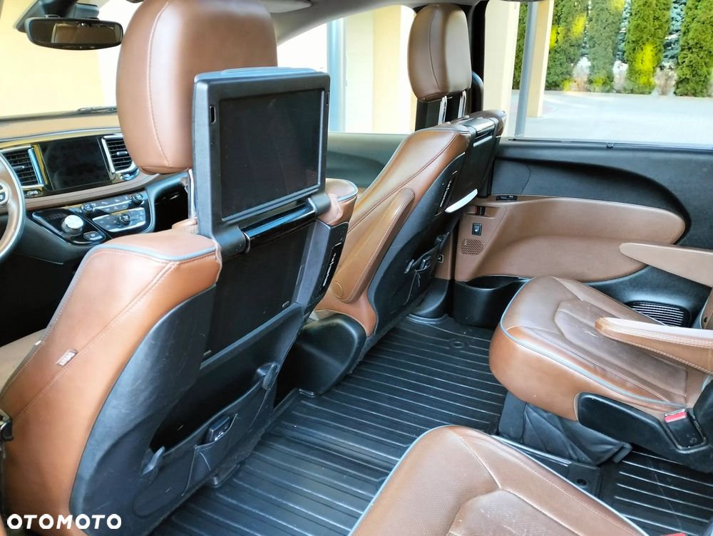 Chrysler Pacifica - 17