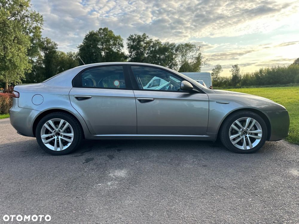 Alfa Romeo 159 - 2