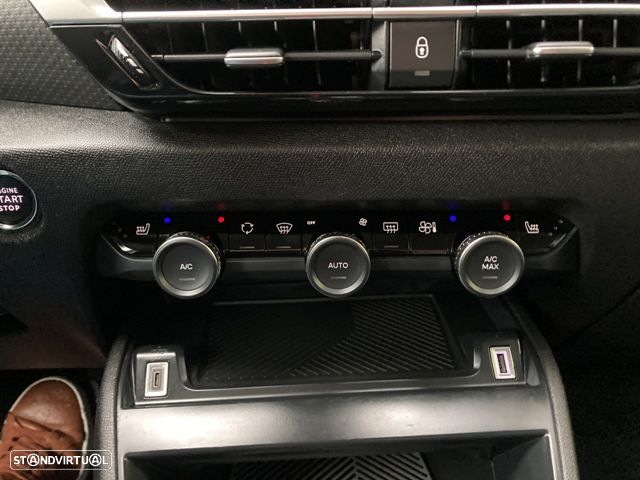 Citroën C4 PureTech 130 Stop&Start EAT8 SHINE - 31