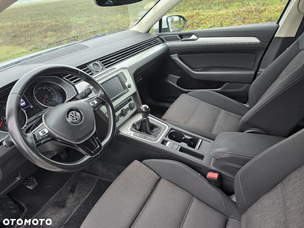 Volkswagen Passat 2.0 TDI (BlueMotion Technology) Comfortline - 17