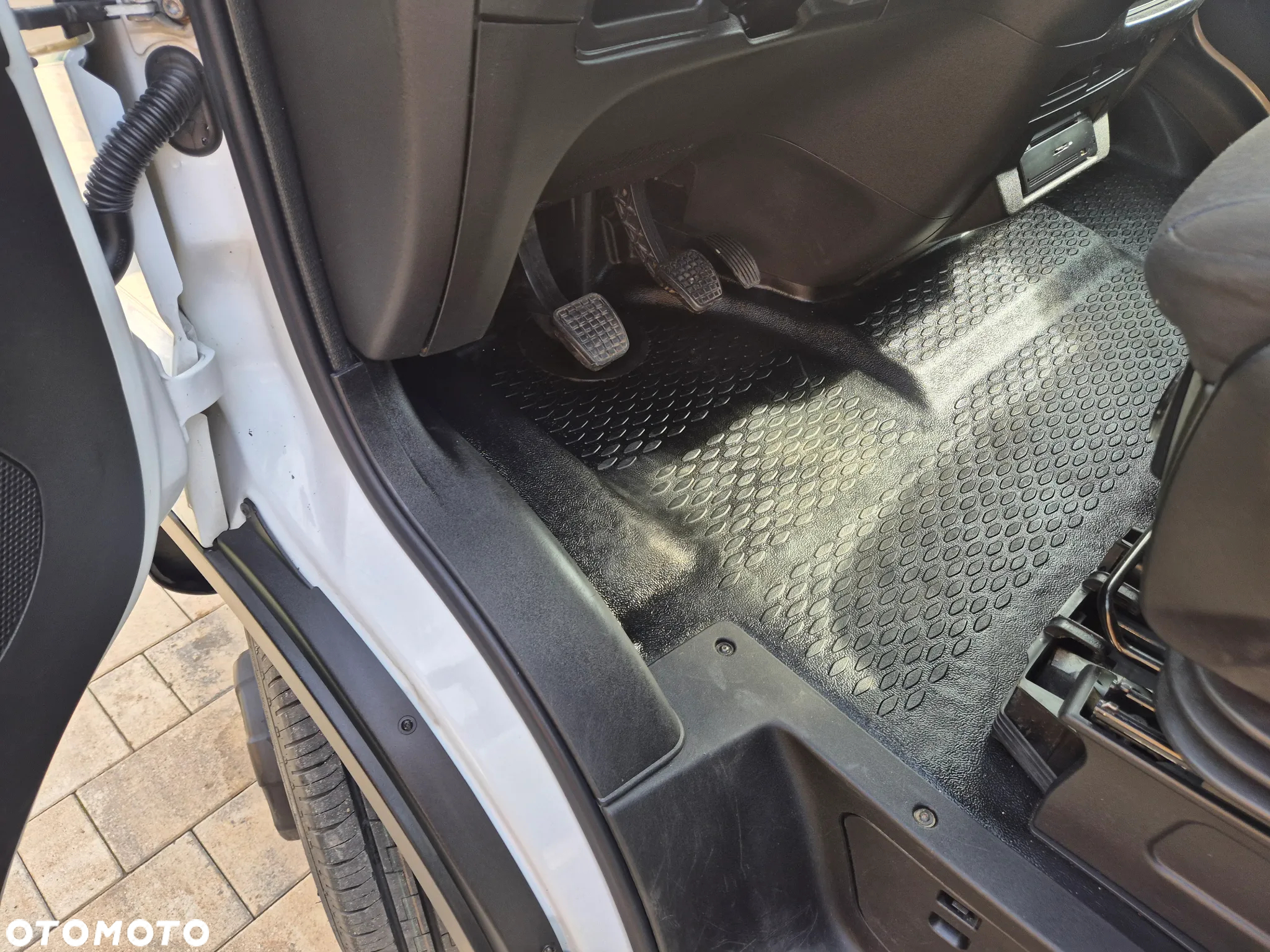 Iveco DAILY 35C14 L3H2 Kamery BLIZNIAK SPROWADZAONY TEMPOMAT - 21