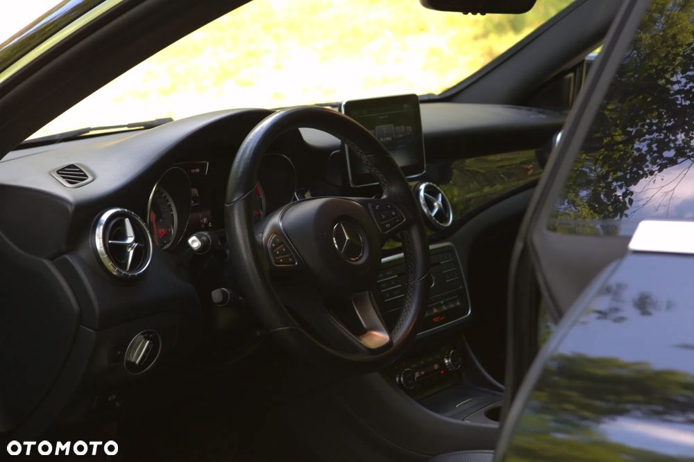 Mercedes-Benz CLA 250 4-Matic Sport - 13