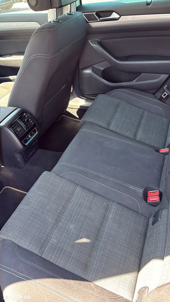 Volkswagen Passat 2.0 TDI SCR DSG Business - 11