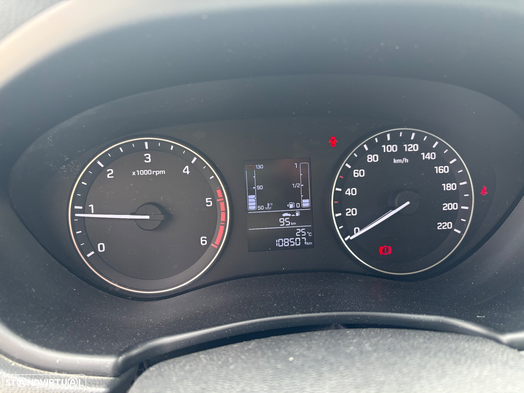 Hyundai i20 1.1 CRDi Blue Access+Bluetooth - 19