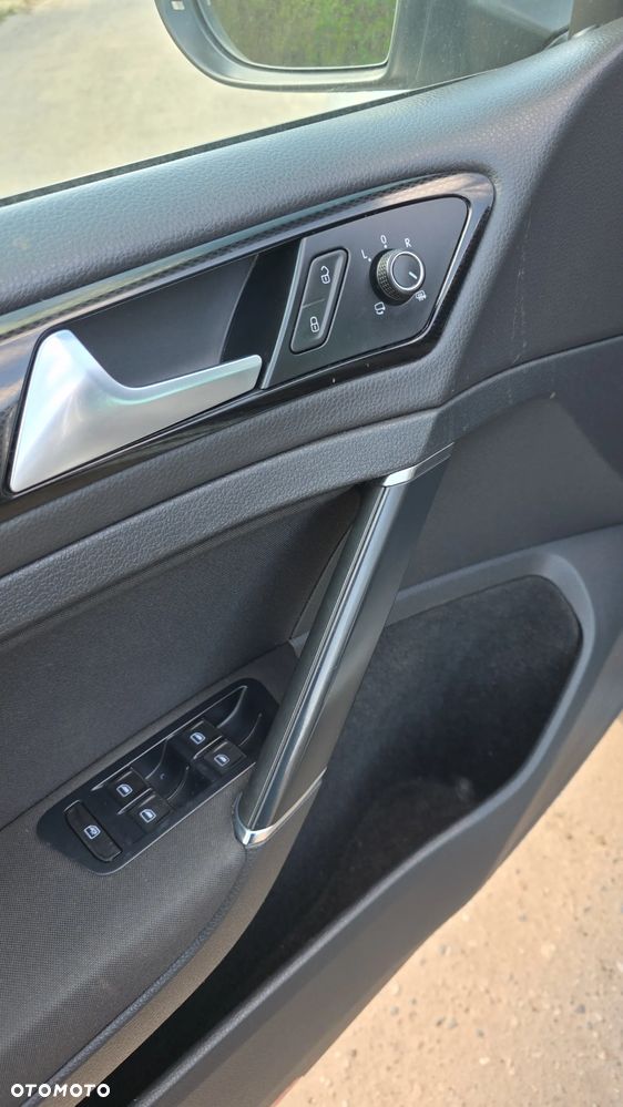 Volkswagen Golf - 11