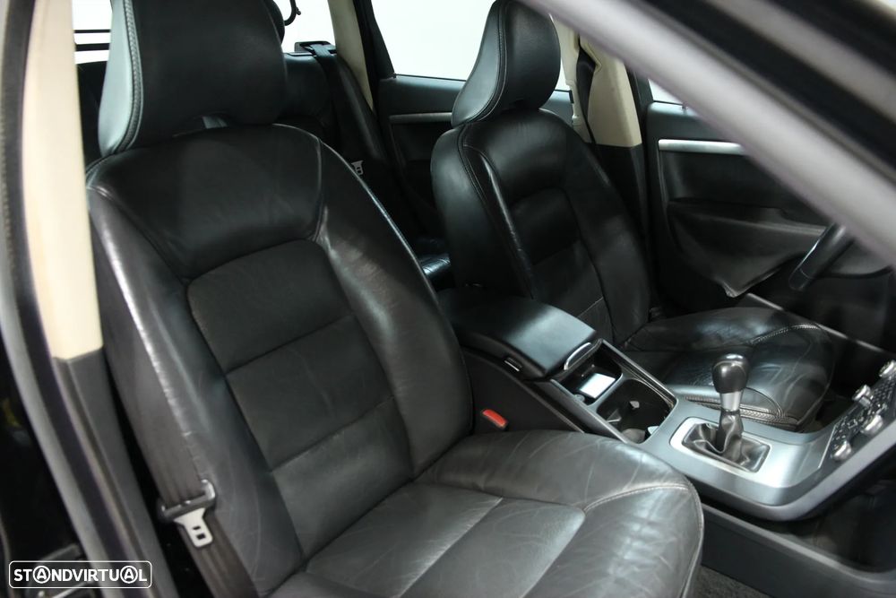 Volvo XC 70 D5 Momentum - 9