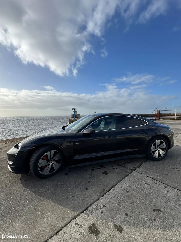 Porsche Taycan 4S - 9