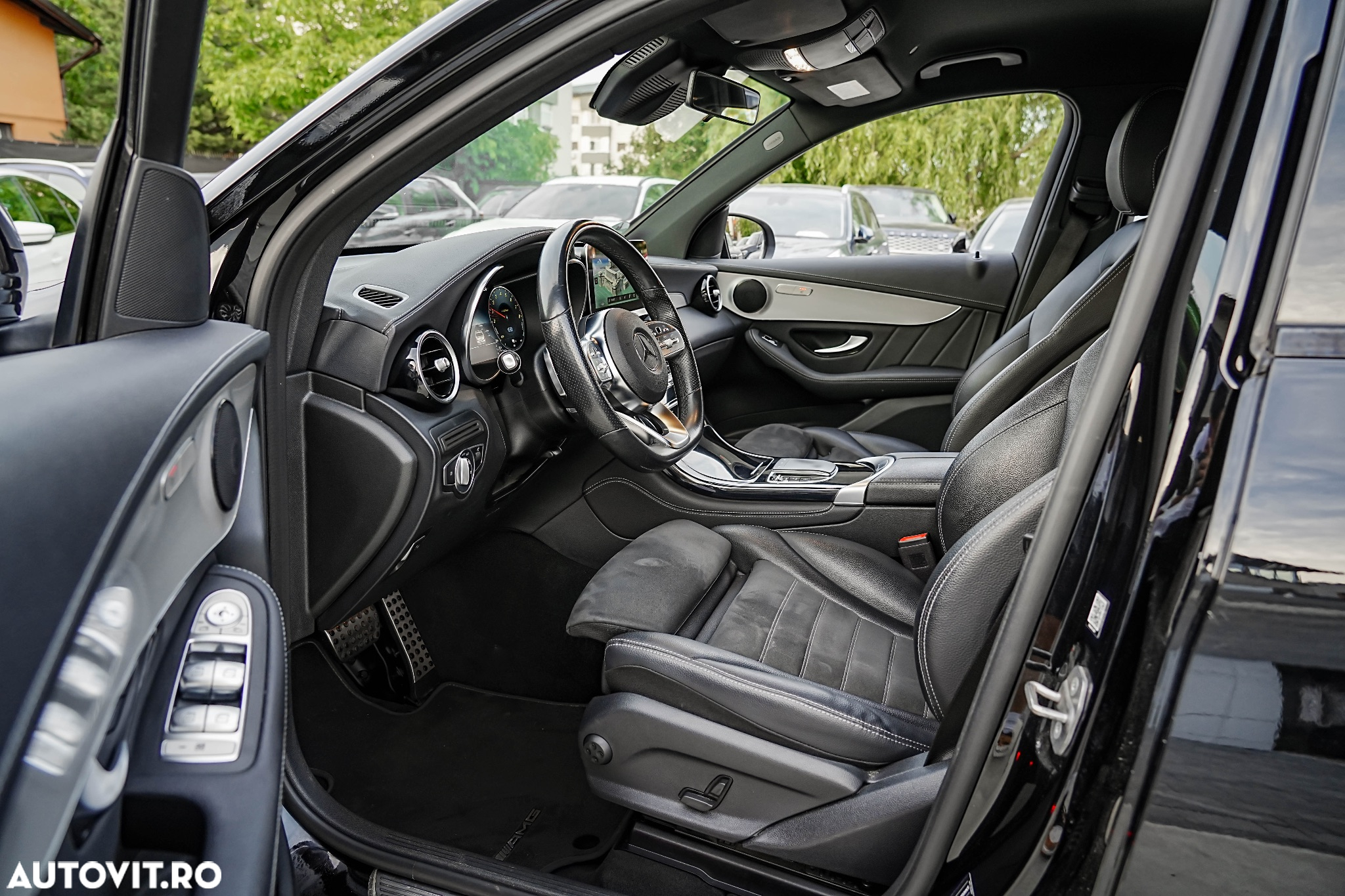 Mercedes-Benz GLC 300 e 4Matic 9G-TRONIC AMG Line - 14
