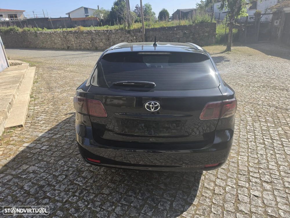 Toyota Avensis SW 2.0 D-4D Luxury - 6