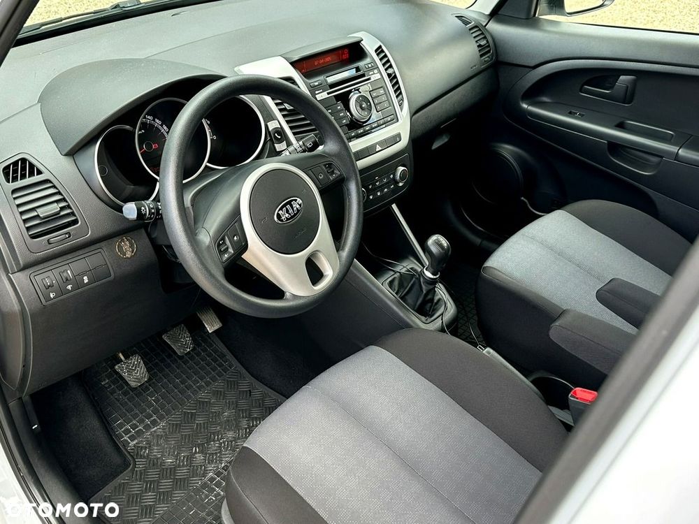 Kia Venga 1.4 CRDi M - 11