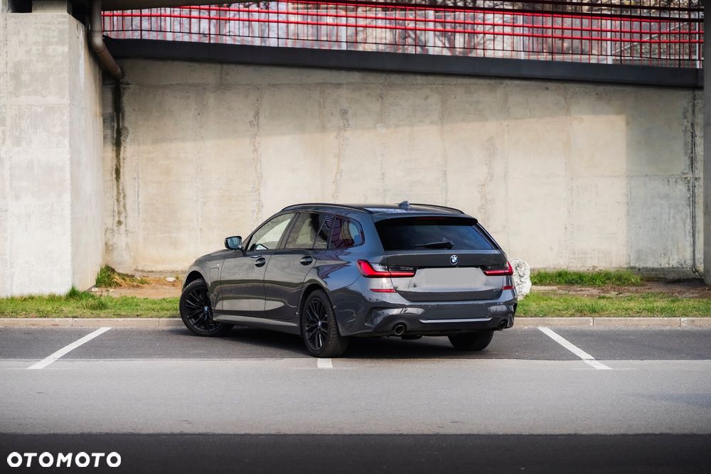 BMW Seria 3 330i Edition M Sport Shadow - 2