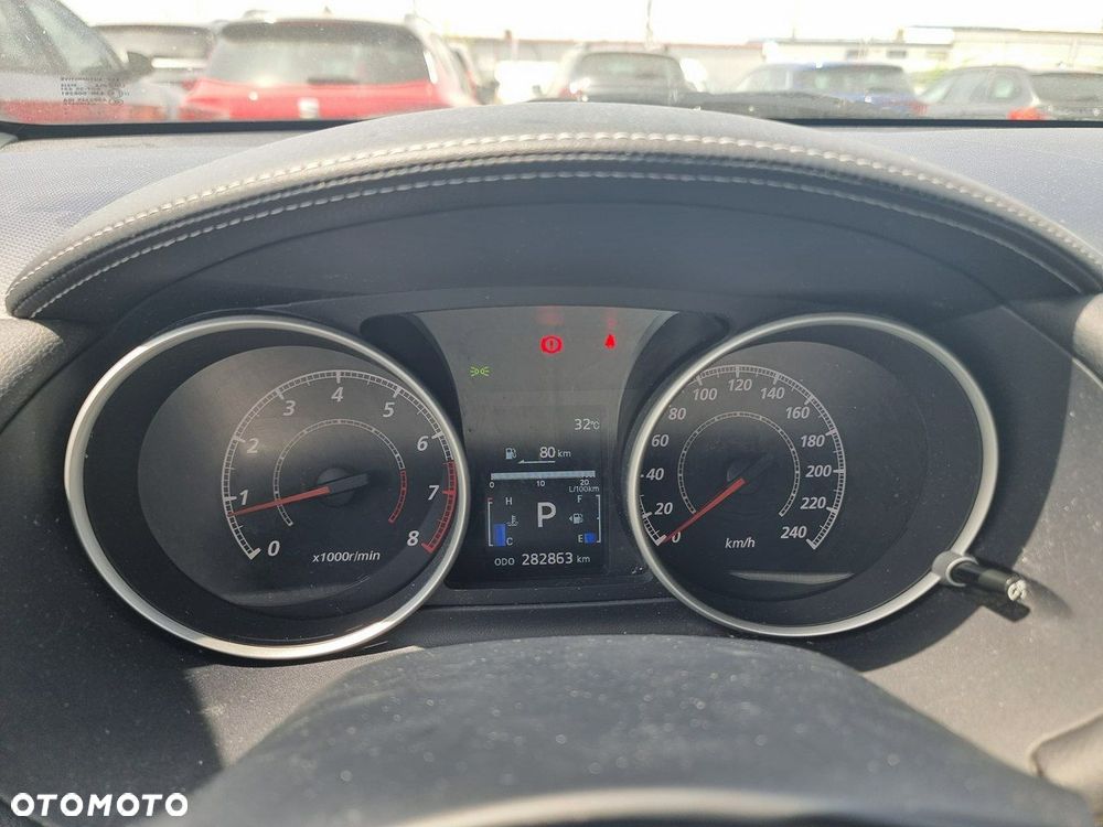 Mitsubishi Outlander - 16