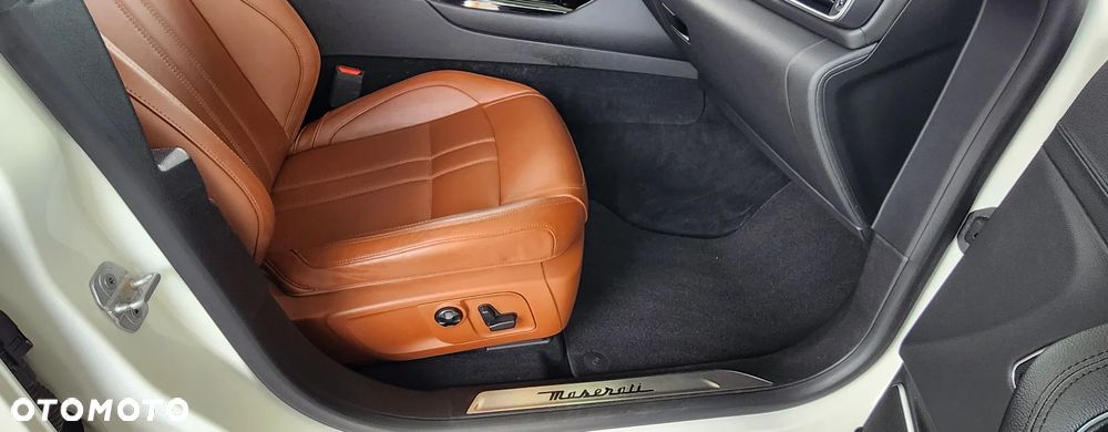Maserati Levante Diesel Granlusso - 37
