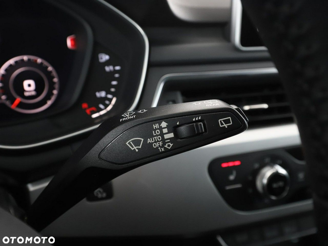 Audi A4 Allroad 2.0 TDI Quattro S tronic - 35