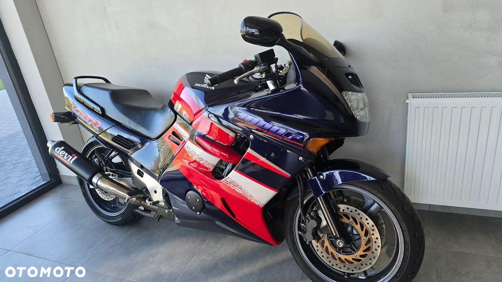 Honda CBR - 32