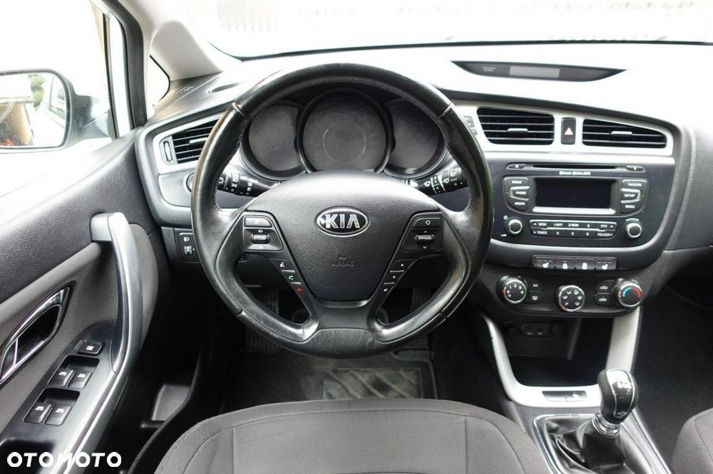 Kia Ceed - 14