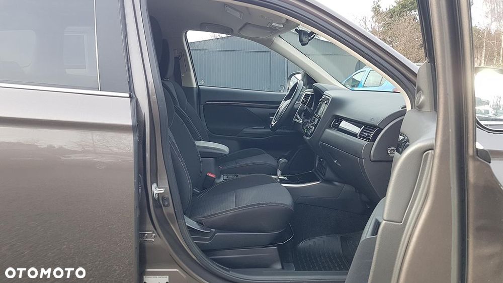 Mitsubishi Outlander 2.0 2WD CVT Spirit - 28