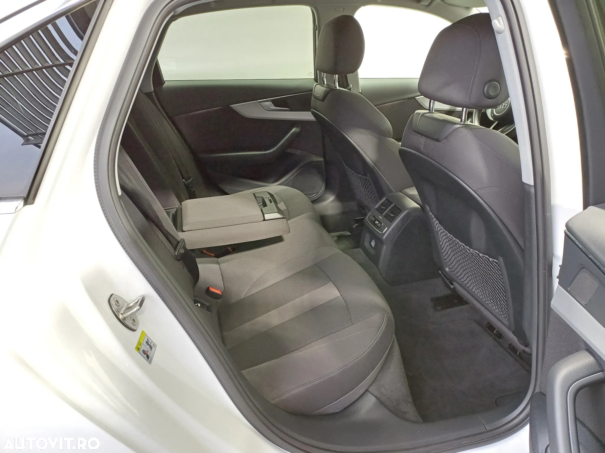 Audi A4 35 TFSI S tronic MHEV Advanced - 27