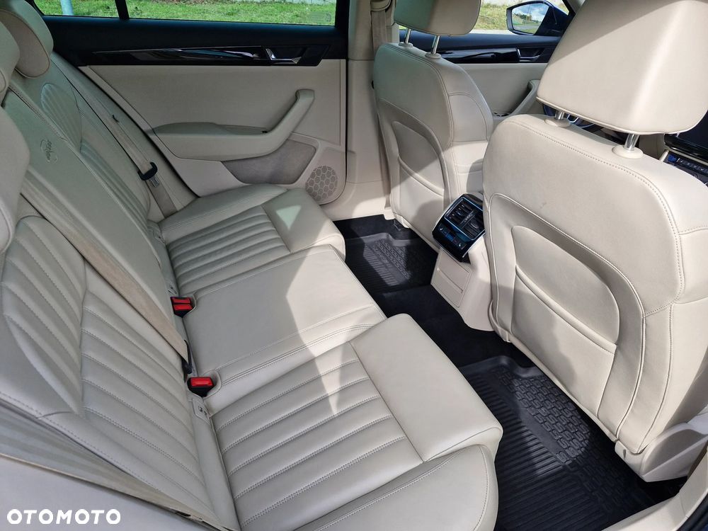 Skoda Superb 2.0 TDI 4x4 L&K DSG - 16
