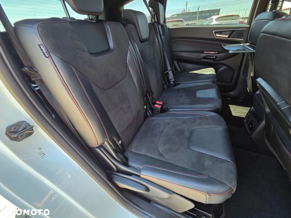 Ford S-Max - 32