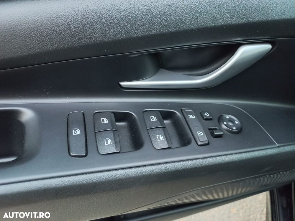 Hyundai Elantra 1.6 l 123 CP CVT Highway - 14